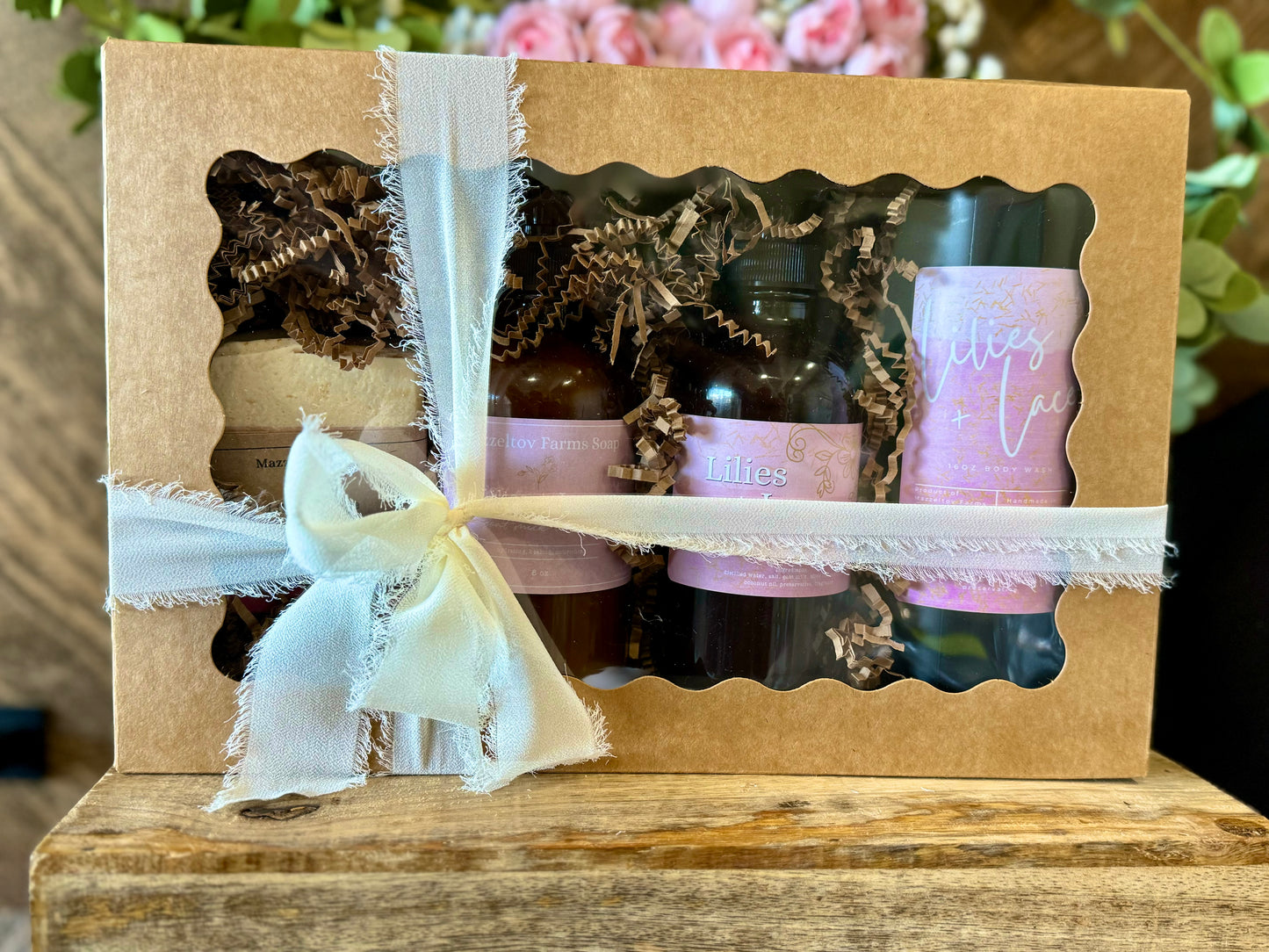 Lilies + Lace Gift Box